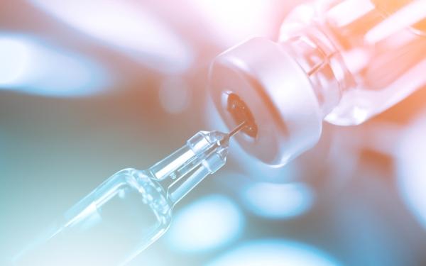 Ekspert EMA: jest związek między szczepionką AstraZeneca a zakrzepicą